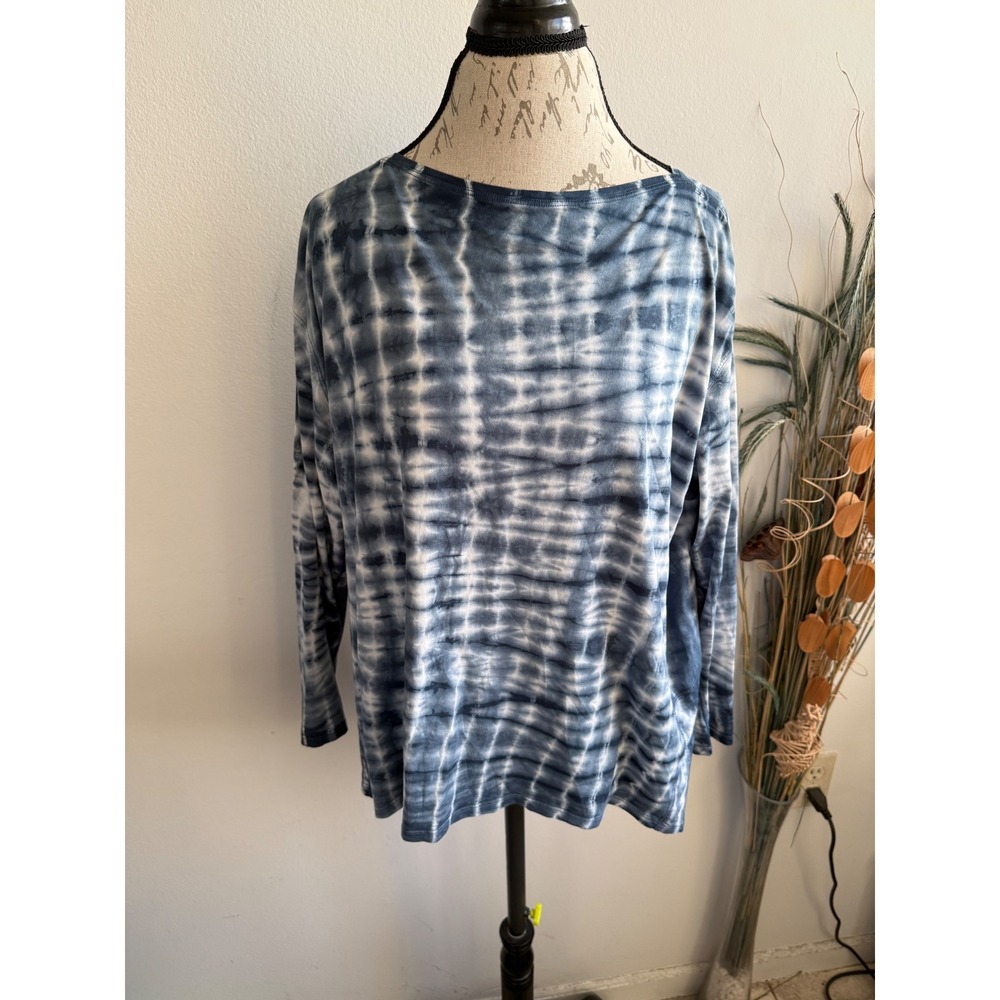 Lululemon Back in Action Long Sleeve Shirt Blue White Tie Dye Relaxed Fit Top